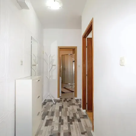 Lovely In With Kitchen Daire *