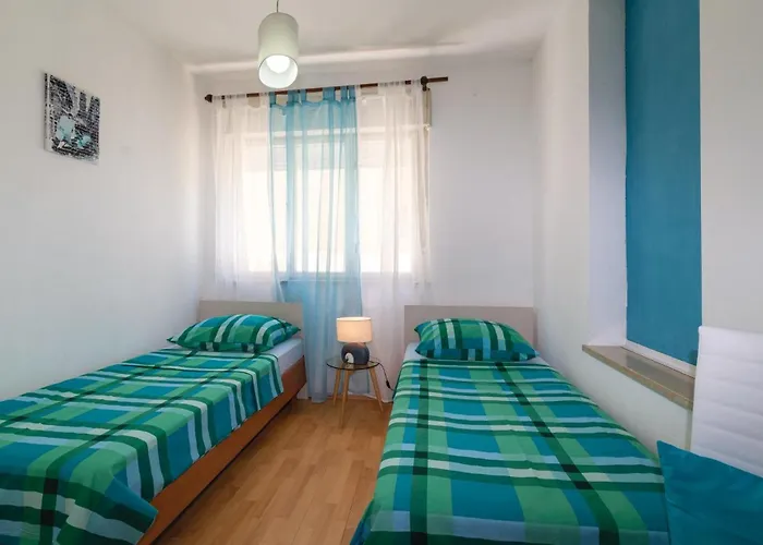 Appartement Awesome In With Wifi Zadar