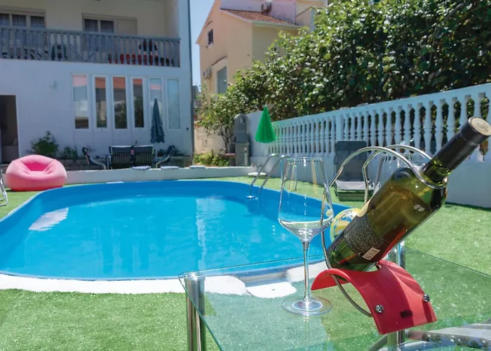 Appartement Awesome In With Wifi Zadar